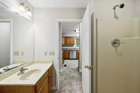 Entry Way - 3031 Hartford Dr, Murfreesboro, TN 37129 photo 5 of 11