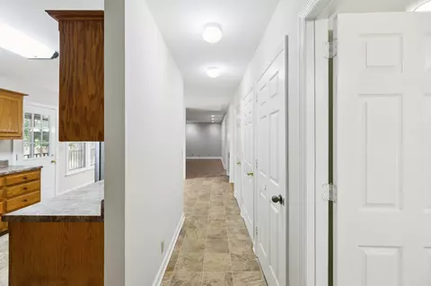 Entry Way - 3031 Hartford Dr, Murfreesboro, TN 37129 photo 6 of 11