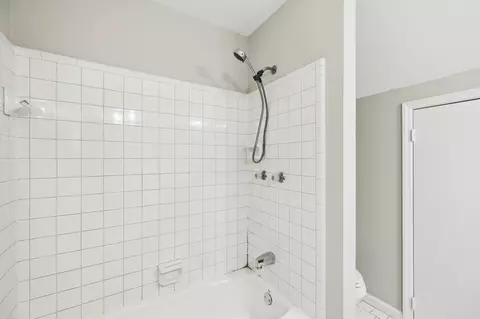 Bath - 3031 Hartford Dr, Murfreesboro, TN 37129 photo 7 of 7