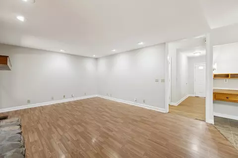 Living - 3031 Hartford Dr, Murfreesboro, TN 37129 photo 3 of 7