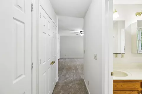 Entry Way - 3031 Hartford Dr, Murfreesboro, TN 37129 photo 8 of 11