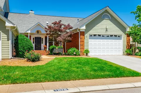 1079 Constitution Dr, Chattanooga, TN 37405