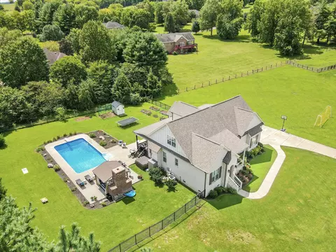 2914 Chasepointe Pl, Columbia, TN 38401