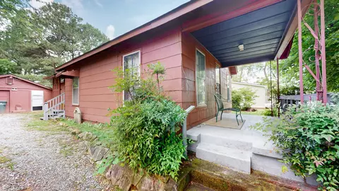 Exterior - 1009 5th Ave W, Springfield, TN 37172 photo 7 of 14