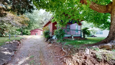 Exterior - 1009 5th Ave W, Springfield, TN 37172 photo 2 of 14