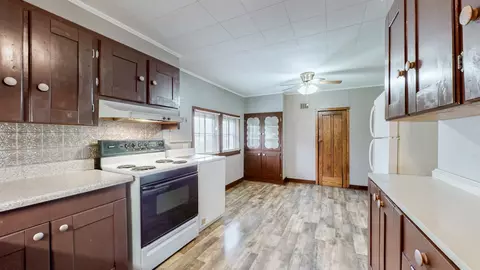 Entry Way - 1009 5th Ave W, Springfield, TN 37172 photo 2 of 3