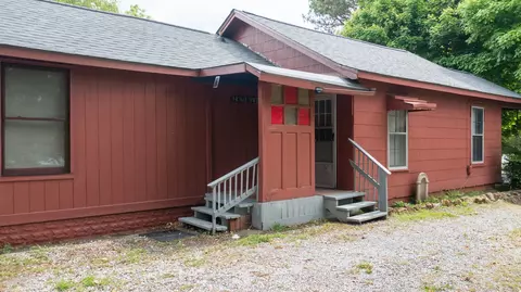 Exterior - 1009 5th Ave W, Springfield, TN 37172 photo 6 of 14