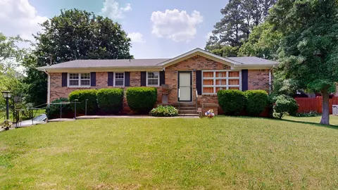 719 Cheairs Cir, Columbia, TN 38401