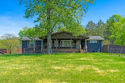 832 Brook Hollow Rd, Nashville, TN 37205