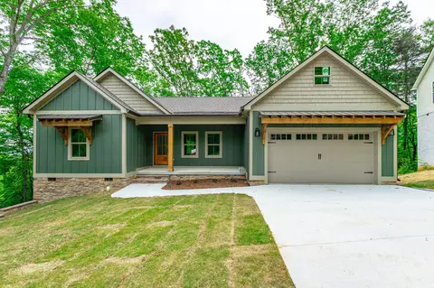 535 Ethyeylin Ln, Hixson, TN 37343