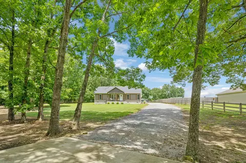 1292 Cindy Hollow Rd, Estill Springs, TN 37330