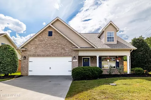 702 Kiefer Ln, Maryville, TN 37804