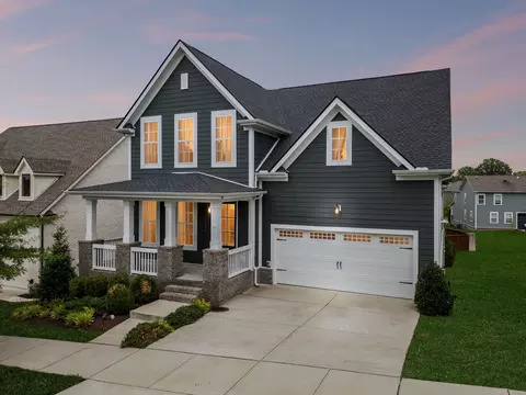 3298 Vinemont Dr, Thompsons Station, TN 37179