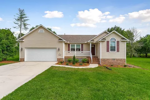 829 Navajo Trl, Mcminnville, TN 37110