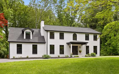 1234 Mountain Brook Cir, Signal Mountain, TN 37377