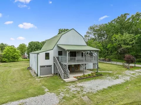 Exterior - 210 S 3rd St, Dickson, TN 37055 photo 10 of 15