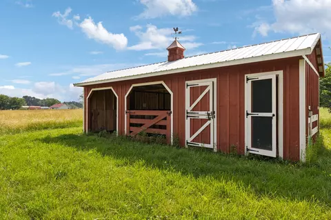 Exterior - 210 S 3rd St, Dickson, TN 37055 photo 13 of 15