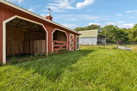 Exterior - 210 S 3rd St, Dickson, TN 37055 photo 14 of 15