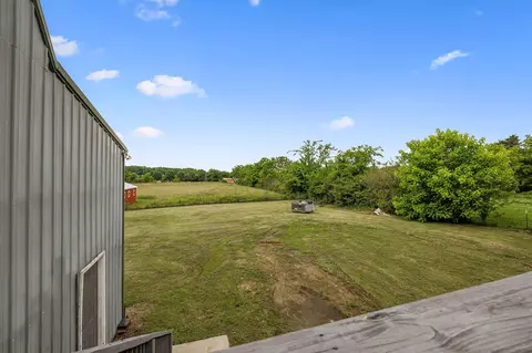 Exterior - 210 S 3rd St, Dickson, TN 37055 photo 4 of 15
