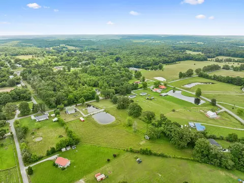 View/Area - 210 S 3rd St, Dickson, TN 37055 photo 12 of 16