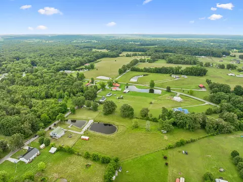 View/Area - 210 S 3rd St, Dickson, TN 37055 photo 11 of 16
