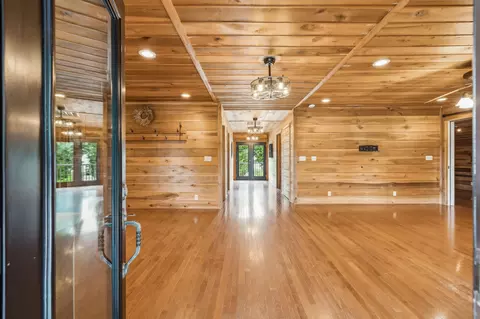 Entry Way - 210 S 3rd St, Dickson, TN 37055 photo 1 of 3