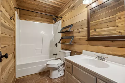 Bath - 210 S 3rd St, Dickson, TN 37055 photo 2 of 2