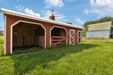 Exterior - 210 S 3rd St, Dickson, TN 37055 photo 15 of 15