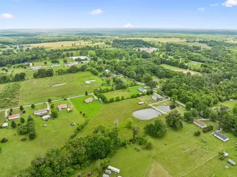 View/Area - 210 S 3rd St, Dickson, TN 37055 photo 10 of 16