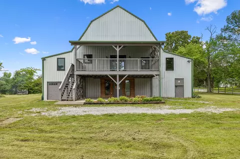 Exterior - 210 S 3rd St, Dickson, TN 37055 photo 1 of 15