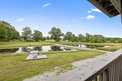 View/Area - 210 S 3rd St, Dickson, TN 37055 photo 1 of 16