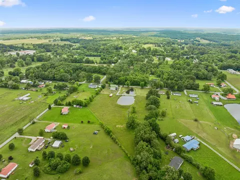 View/Area - 210 S 3rd St, Dickson, TN 37055 photo 13 of 16