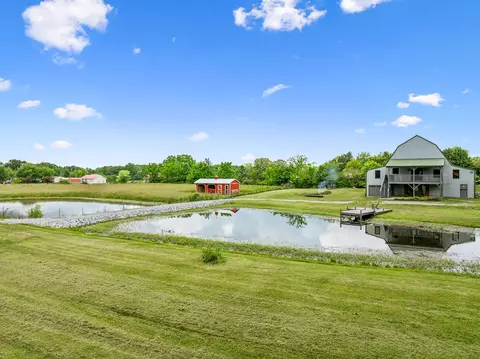 Exterior - 210 S 3rd St, Dickson, TN 37055 photo 11 of 15