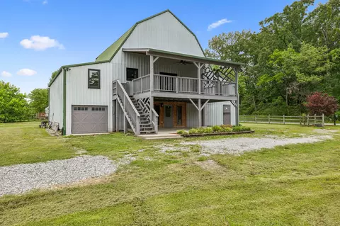 210 S 3rd St, Dickson, TN 37055