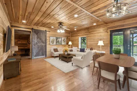 Living - 210 S 3rd St, Dickson, TN 37055 photo 2 of 4