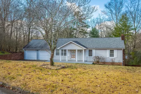 7501 Irongate Dr, Hixson, TN 37343