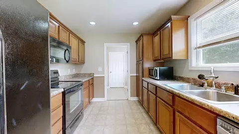 Kitchen - 100 Hickory Pointe, Dickson, TN 37055 photo 1 of 3