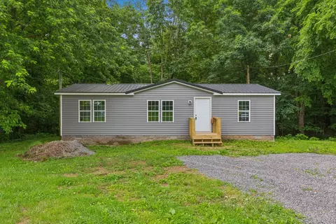 106 Annie Hollow Rd, Westmoreland, TN 37186