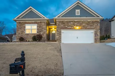 9015 Bear Claw Xing, Ooltewah, TN 37363