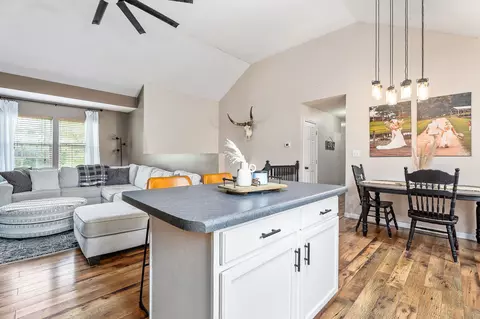 Kitchen - 392 Mountain View Dr, Morrison, TN 37357 photo 2 of 4