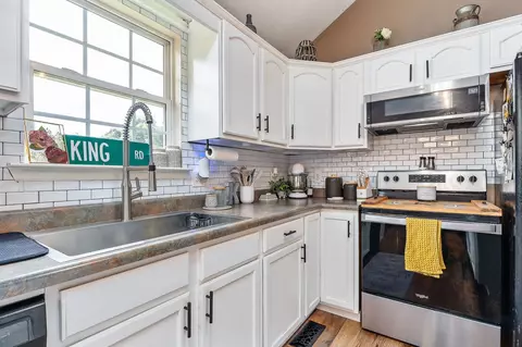 Kitchen - 392 Mountain View Dr, Morrison, TN 37357 photo 3 of 4