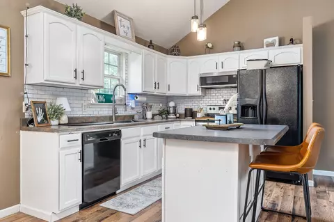 Kitchen - 392 Mountain View Dr, Morrison, TN 37357 photo 4 of 4