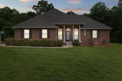 6029 Gray Fox Ln, Nunnelly, TN 37137