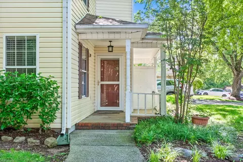 209 Hillside Ct, Murfreesboro, TN 37130