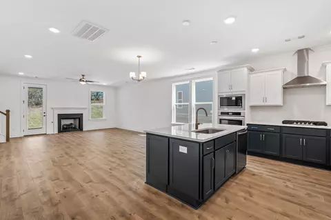 1404 Charles Dr, Chapel Hill, TN 37034