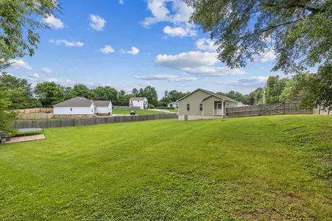Exterior - 107 Wallace Cir, Killen, AL 35645 photo 8 of 9