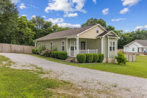 Exterior - 107 Wallace Cir, Killen, AL 35645 photo 2 of 9