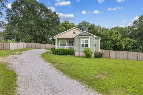 107 Wallace Cir, Killen, AL 35645