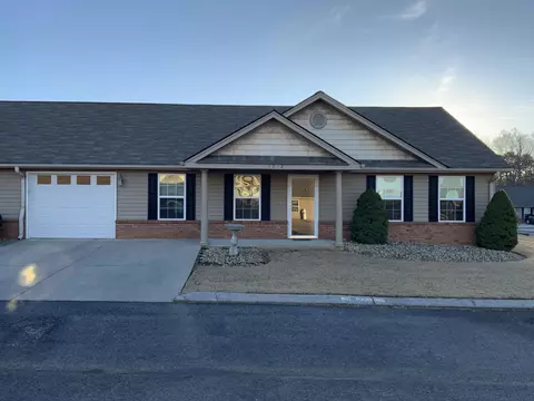 1702 Cedar Creek Dr, Rossville, GA 30741