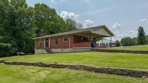 2010 Hillcrest St, Fayetteville, TN 37334